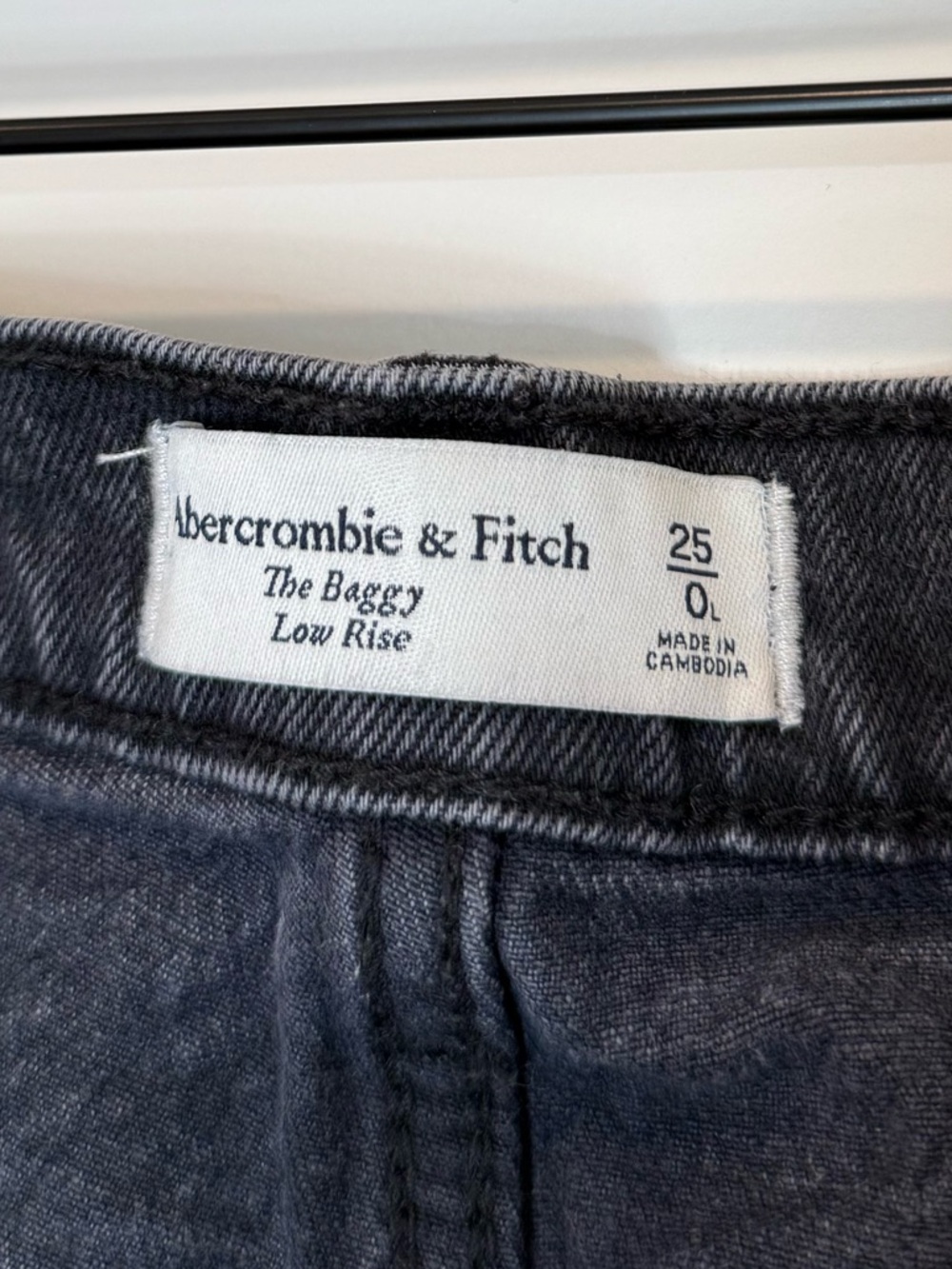 Abercrombie & Fitch The Baggy Low Rise Jeans 25 Long - Picture 9 of 9